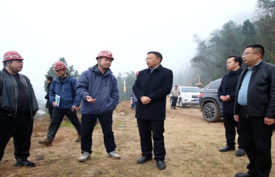 黄俊霖前往三江镇巡河并调研G245项目建设、巩固拓展脱贫攻坚成果与乡村振兴有效衔接工作
